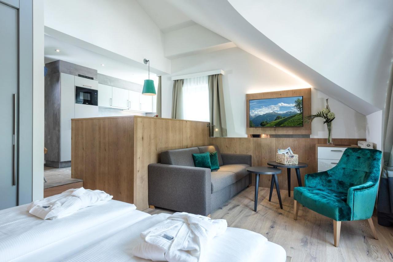 Aktiv- & Gesundheitsresort Das Gxund - Thermeneintritt Inklusive バート・ホーフガシュタイン エクステリア 写真