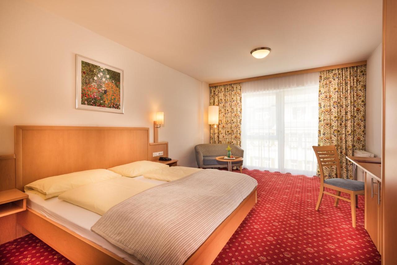 Aktiv- & Gesundheitsresort Das Gxund - Thermeneintritt Inklusive バート・ホーフガシュタイン エクステリア 写真