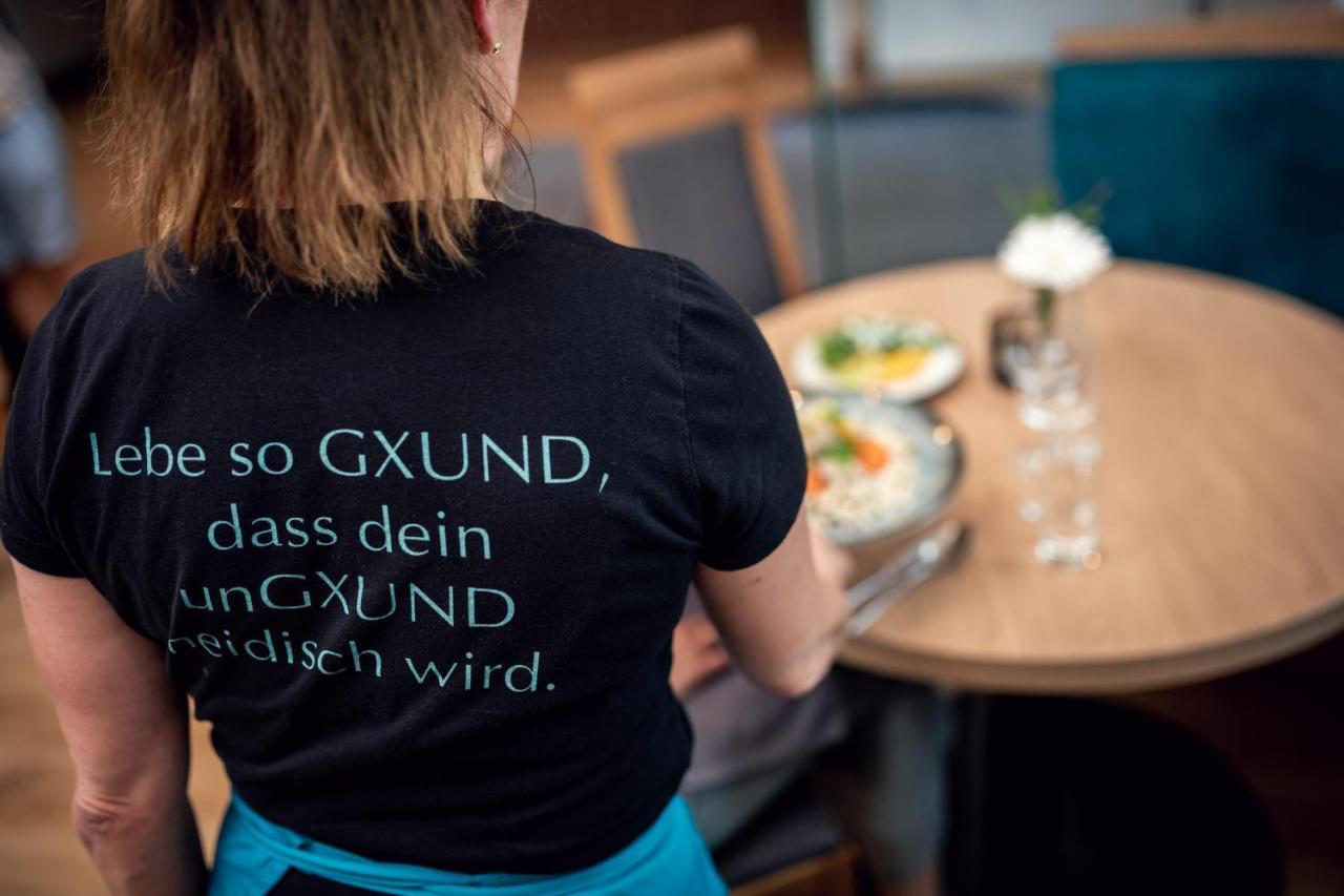 Aktiv- & Gesundheitsresort Das Gxund - Thermeneintritt Inklusive バート・ホーフガシュタイン エクステリア 写真