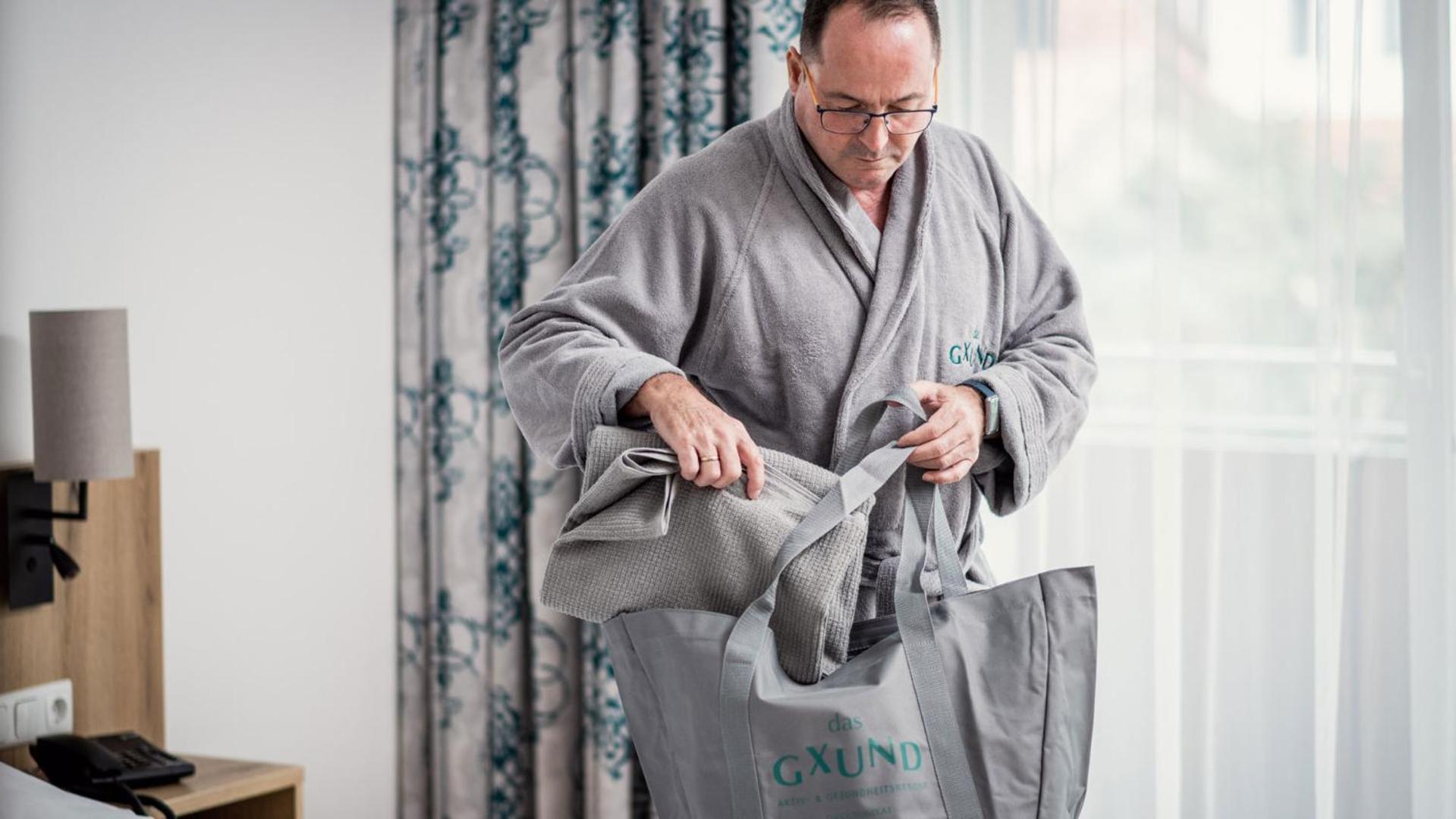 Aktiv- & Gesundheitsresort Das Gxund - Thermeneintritt Inklusive バート・ホーフガシュタイン エクステリア 写真