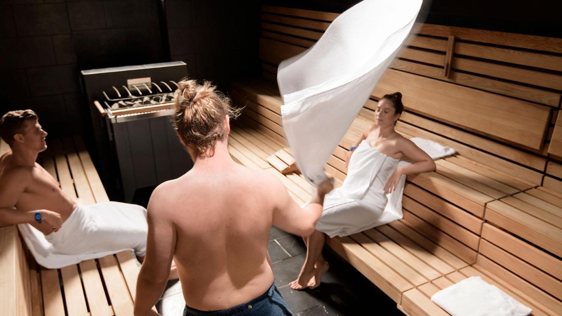 Aktiv- & Gesundheitsresort Das Gxund - Thermeneintritt Inklusive バート・ホーフガシュタイン エクステリア 写真