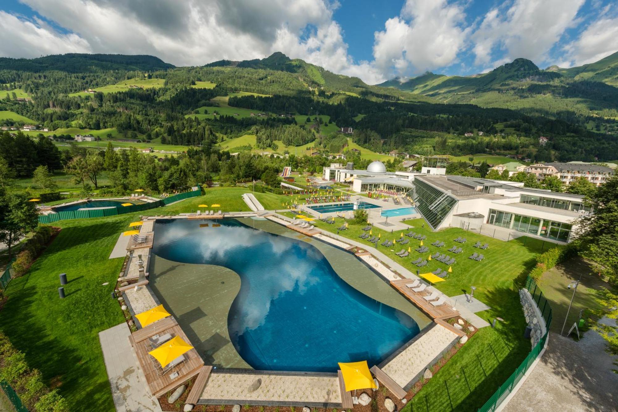 Aktiv- & Gesundheitsresort Das Gxund - Thermeneintritt Inklusive バート・ホーフガシュタイン エクステリア 写真